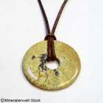 Chyta Donut (Jade) 3,5 cm mit Lederband dunkelbraun Chyta Donut, Donuts, Mineralien, Edelsteine, Heilsteine