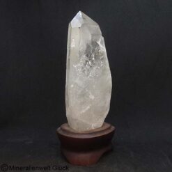 Bergkristall auf Holzsockel (4), Edelsteine, Mineralien
